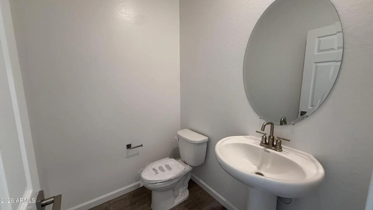 Real Estate Picture 12