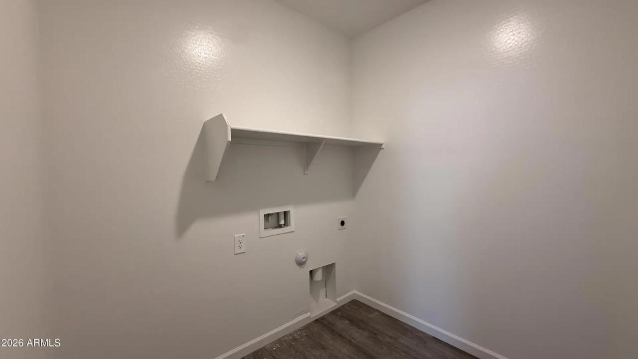 Real Estate Picture 23