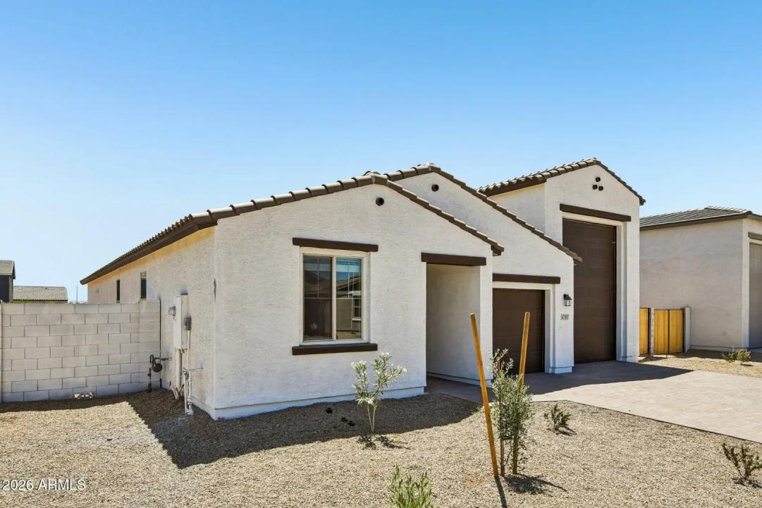 Real Estate Picture 3
