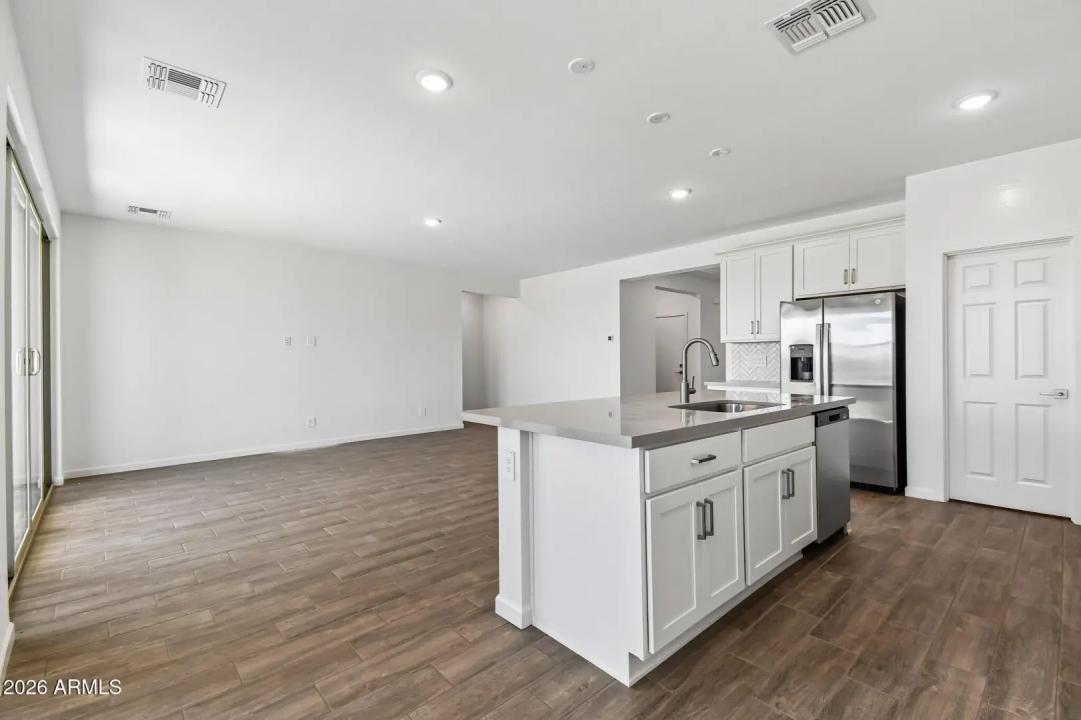 Real Estate Picture 10