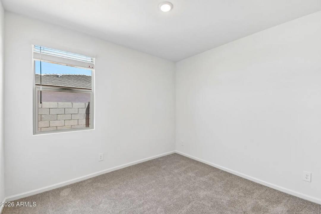 Real Estate Picture 11