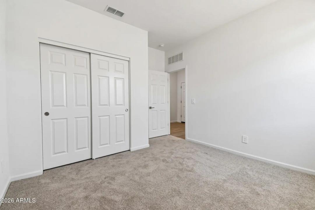 Real Estate Picture 12