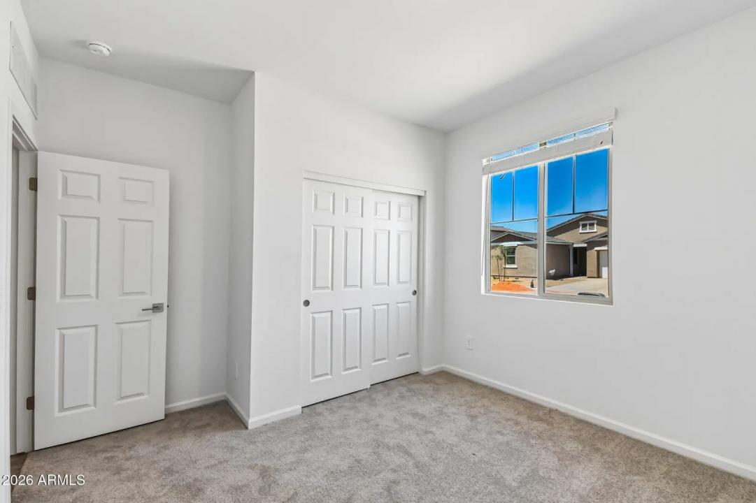 Real Estate Picture 14