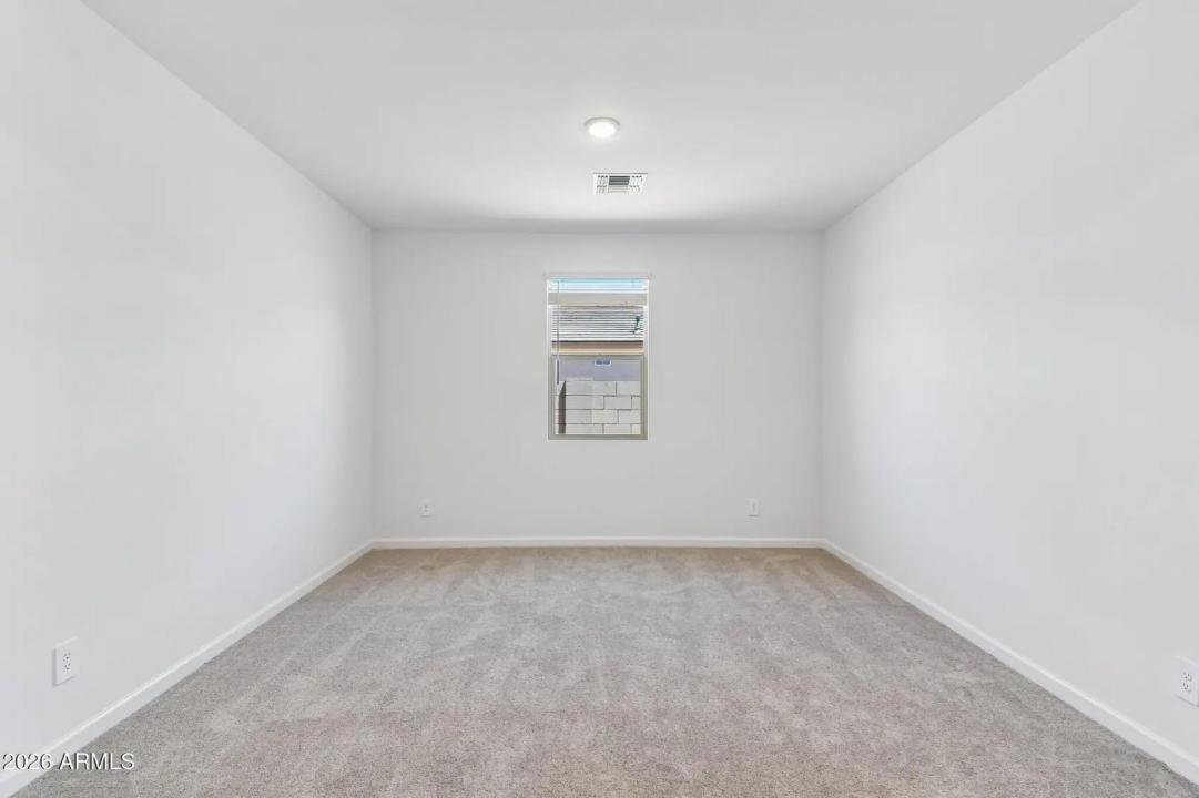 Real Estate Picture 15