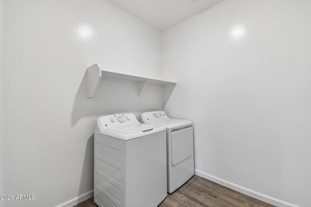 Real Estate Picture 18