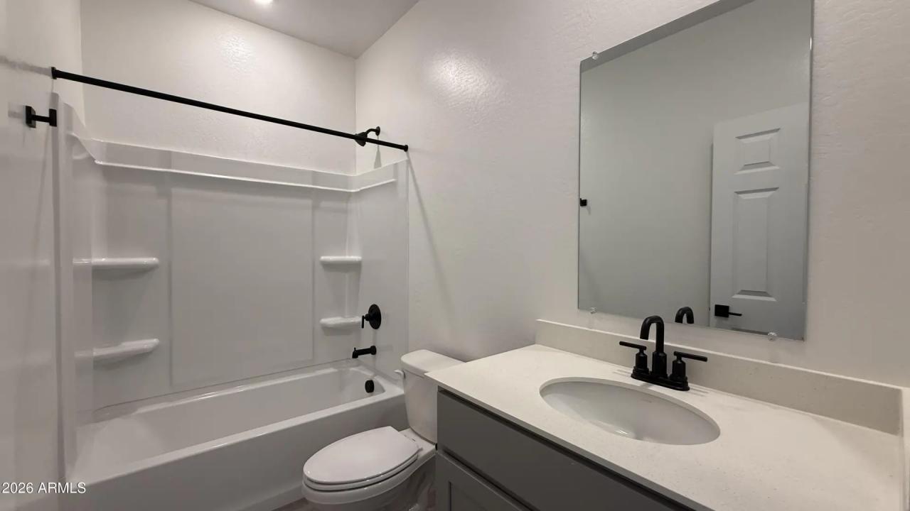 Real Estate Picture 8