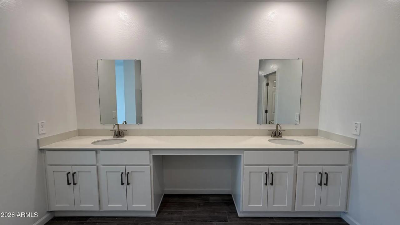 Real Estate Picture 8