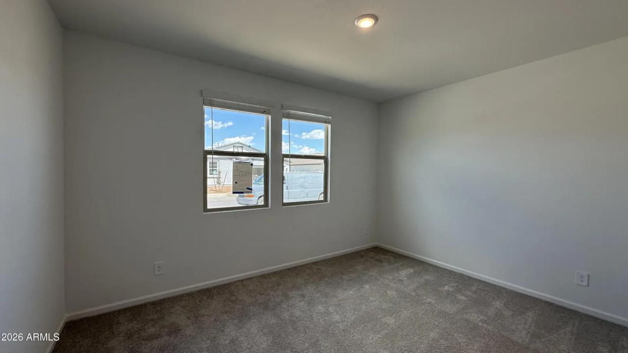 Real Estate Picture 11