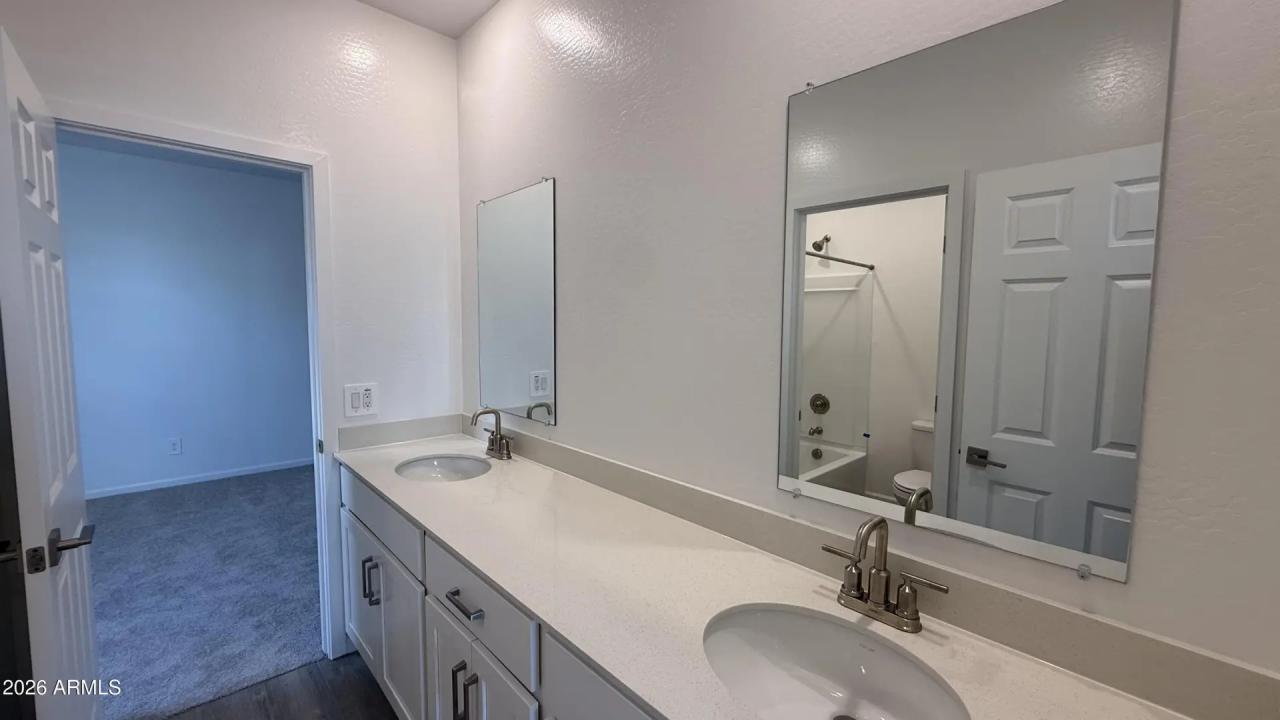 Real Estate Picture 13