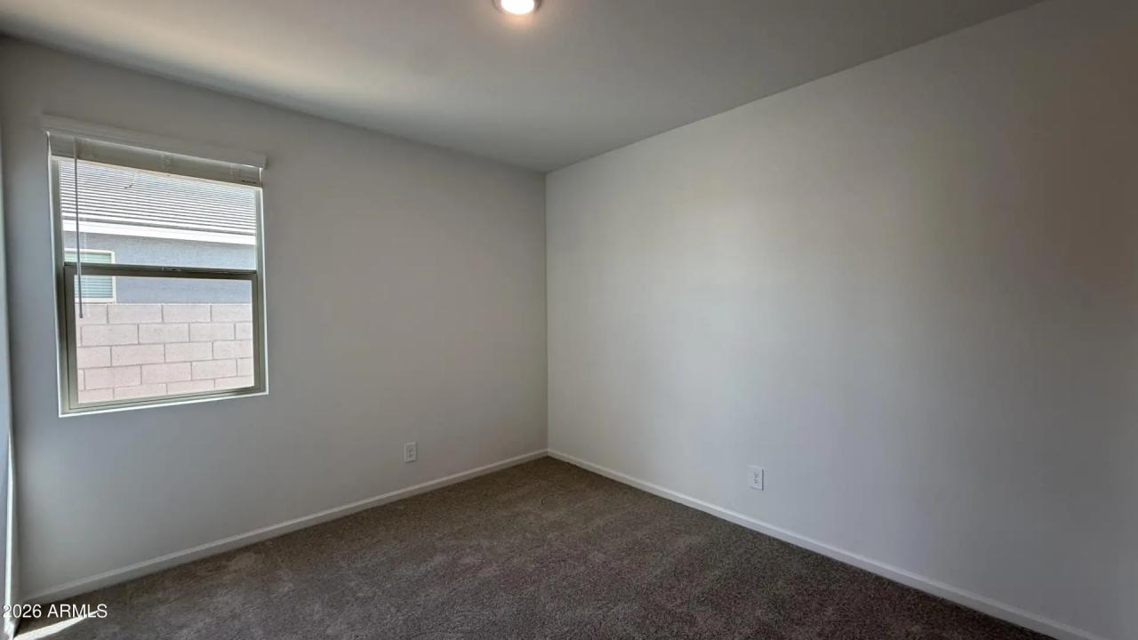 Real Estate Picture 14