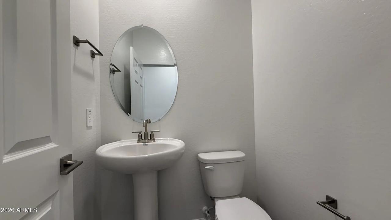 Real Estate Picture 16