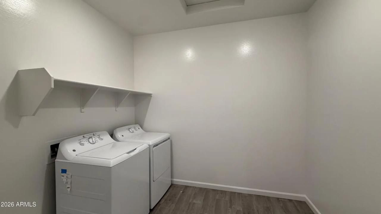 Real Estate Picture 17