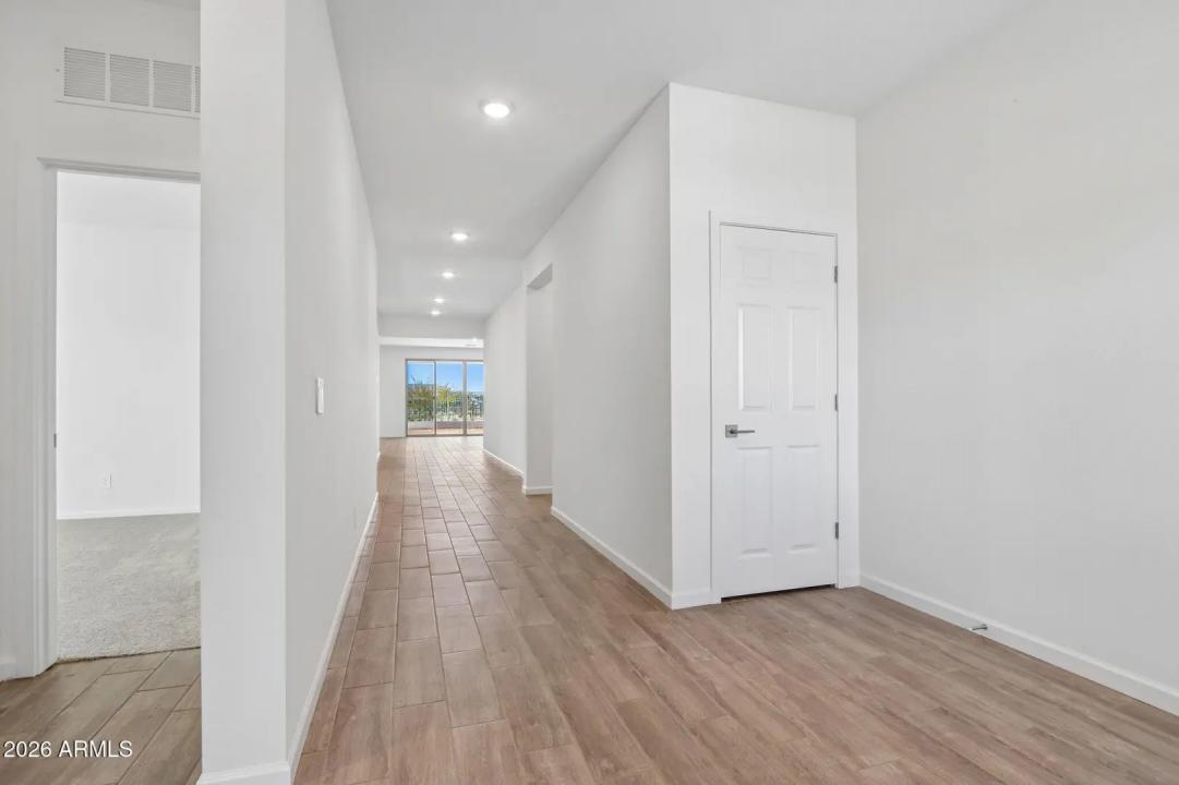 Real Estate Picture 5