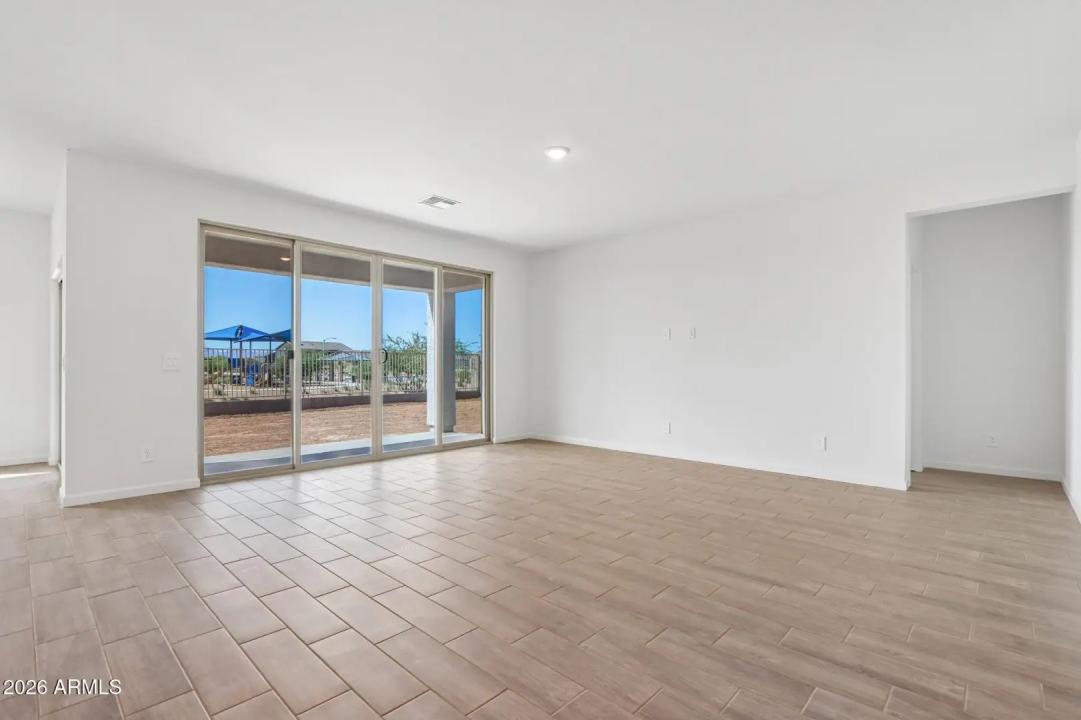 Real Estate Picture 7