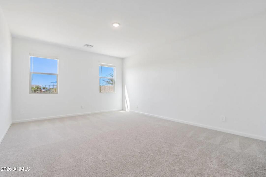 Real Estate Picture 17