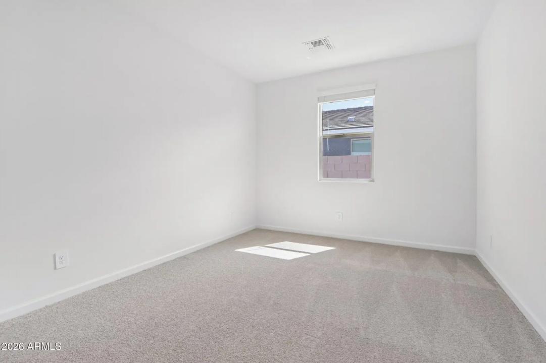 Real Estate Picture 24