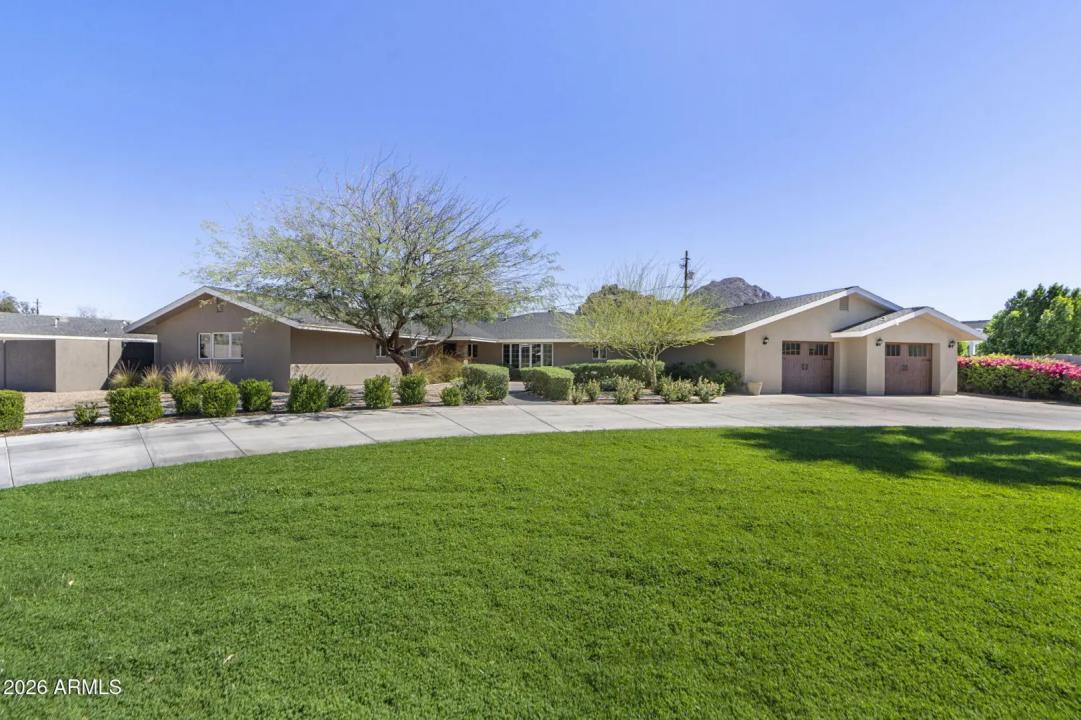 Real Estate Picture 5