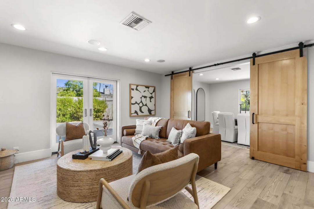 Real Estate Picture 6