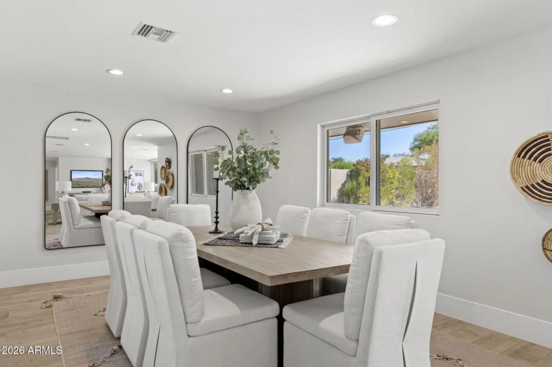 Real Estate Picture 9