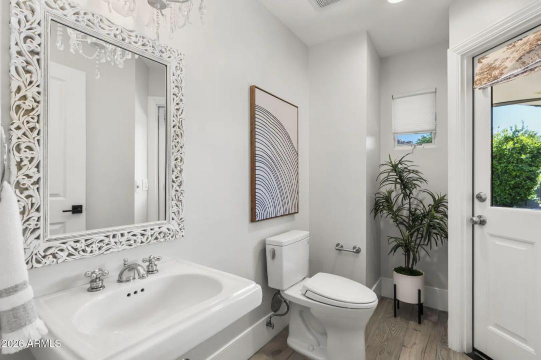 Real Estate Picture 23