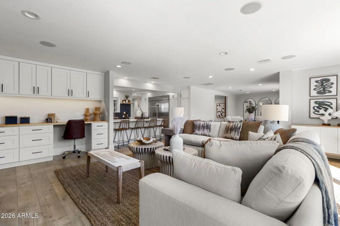 Real Estate Picture 10