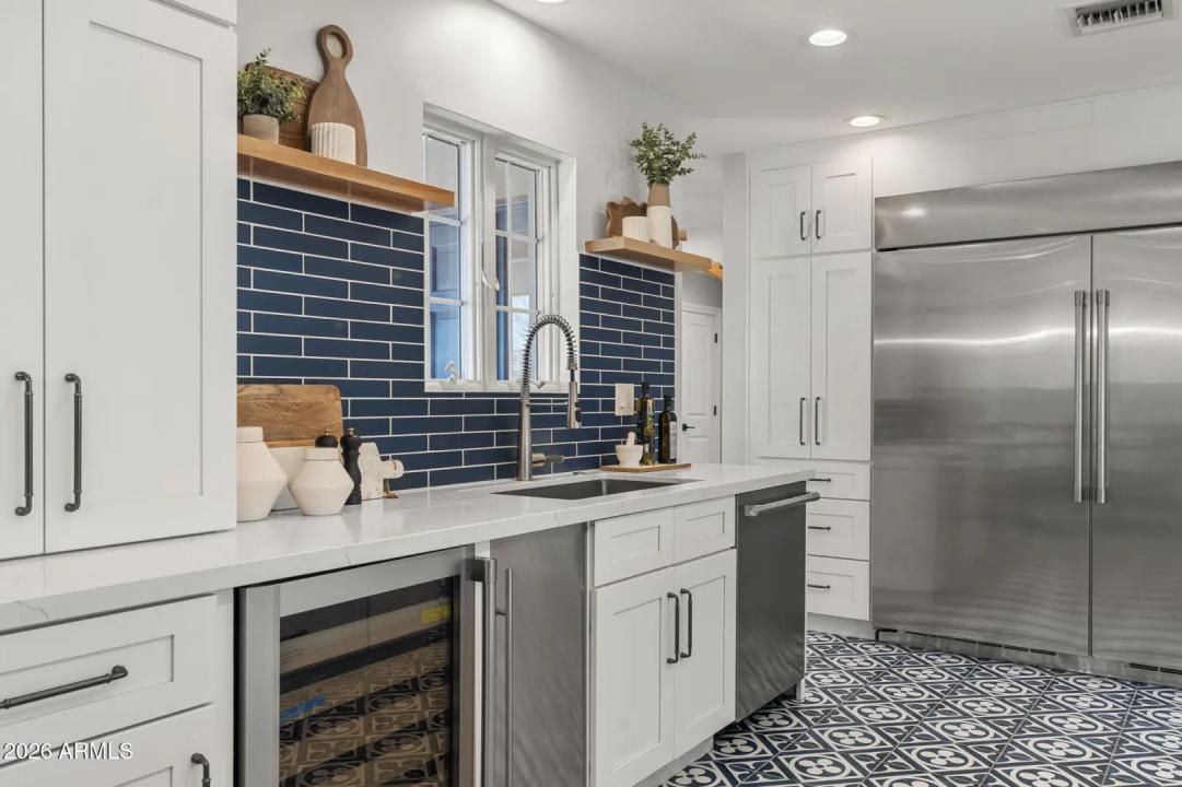 Real Estate Picture 14