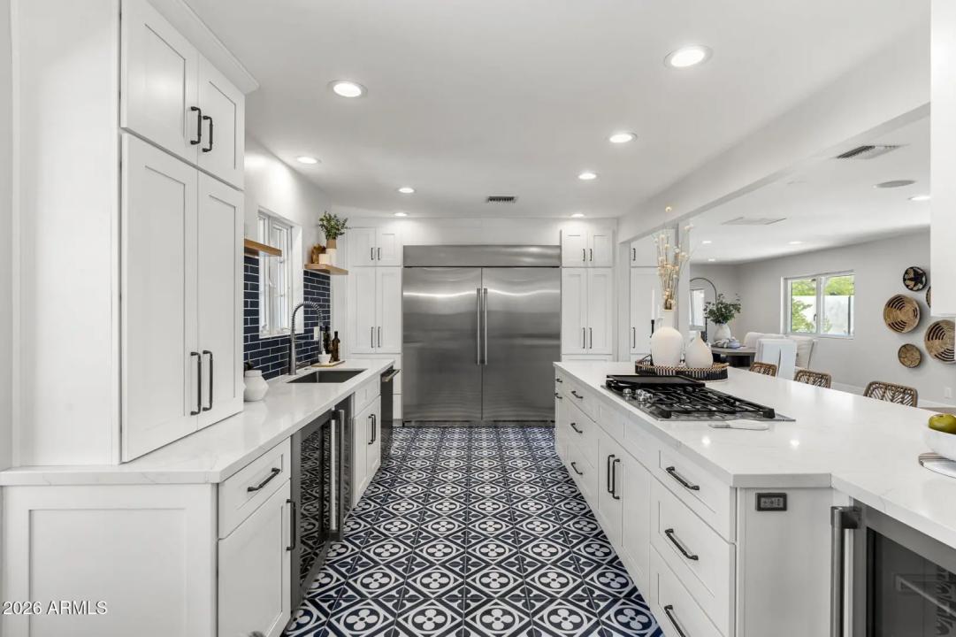 Real Estate Picture 13