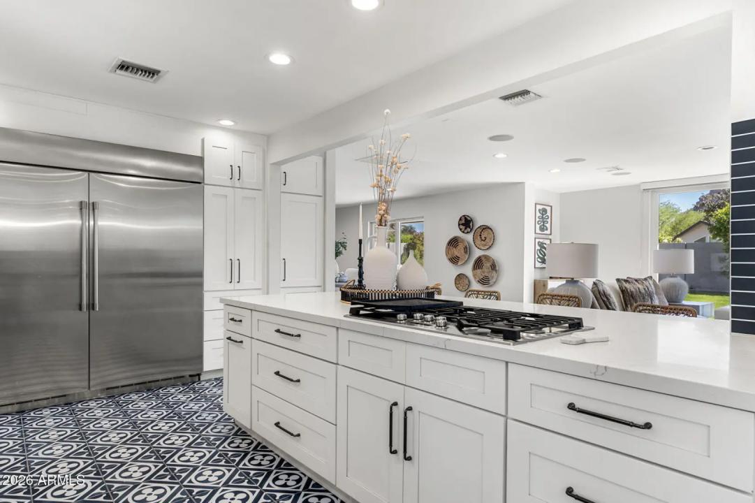 Real Estate Picture 15