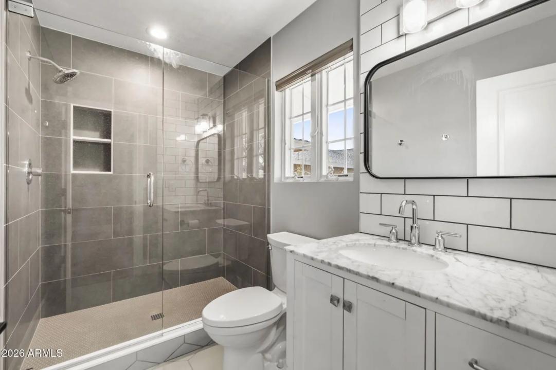 Real Estate Picture 27