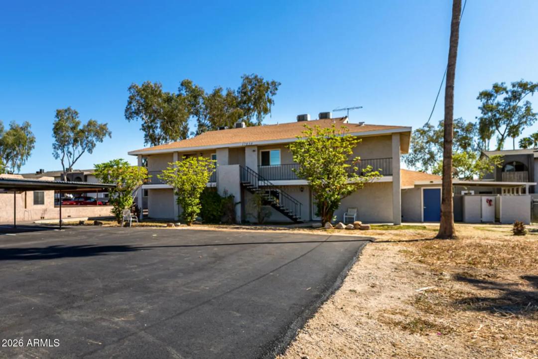 Real Estate Picture 4