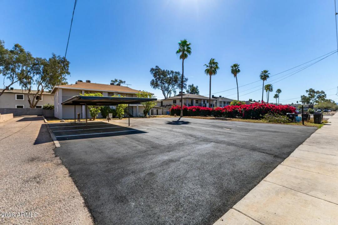 Real Estate Picture 5