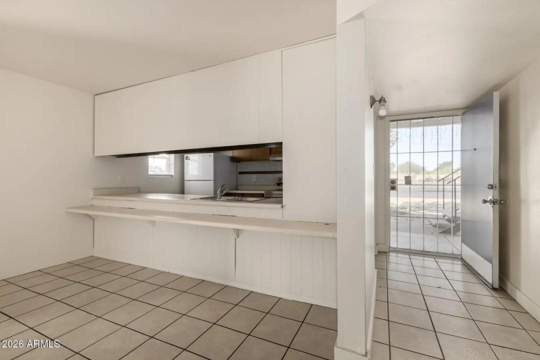 Real Estate Picture 8