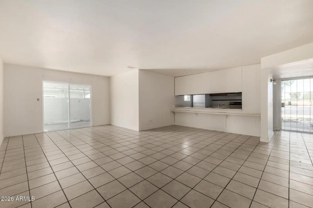 Real Estate Picture 9