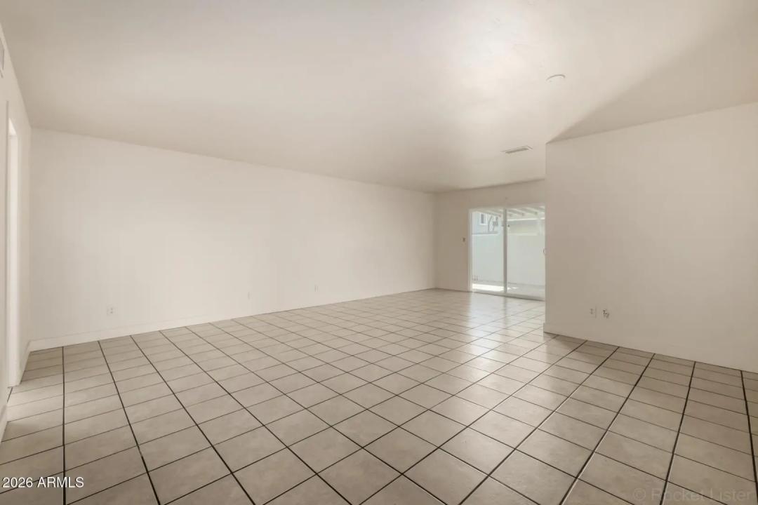 Real Estate Picture 10