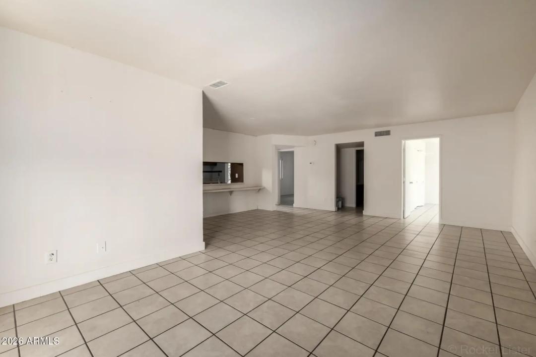 Real Estate Picture 11