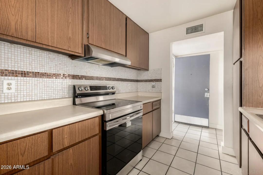 Real Estate Picture 15