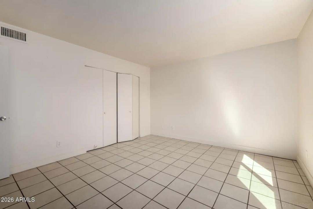 Real Estate Picture 18