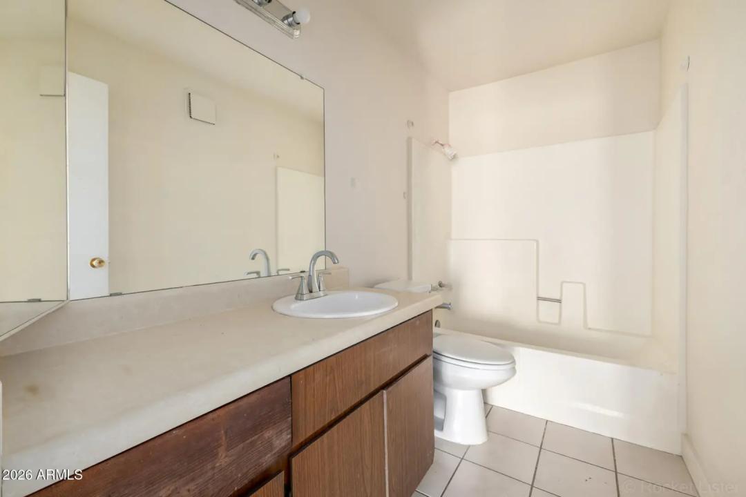 Real Estate Picture 22