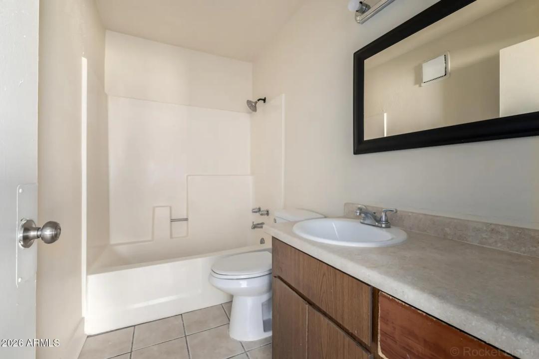 Real Estate Picture 37