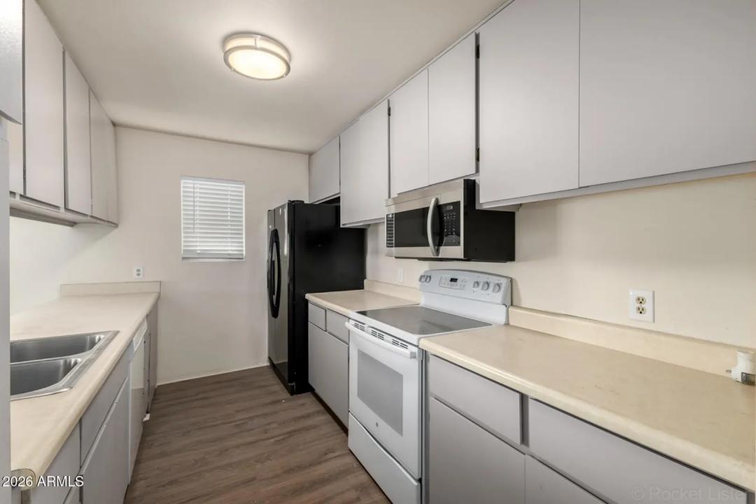 Real Estate Picture 43