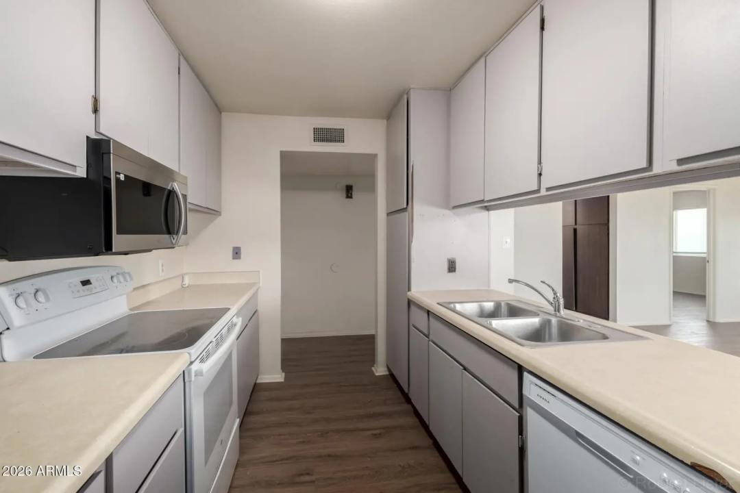 Real Estate Picture 45