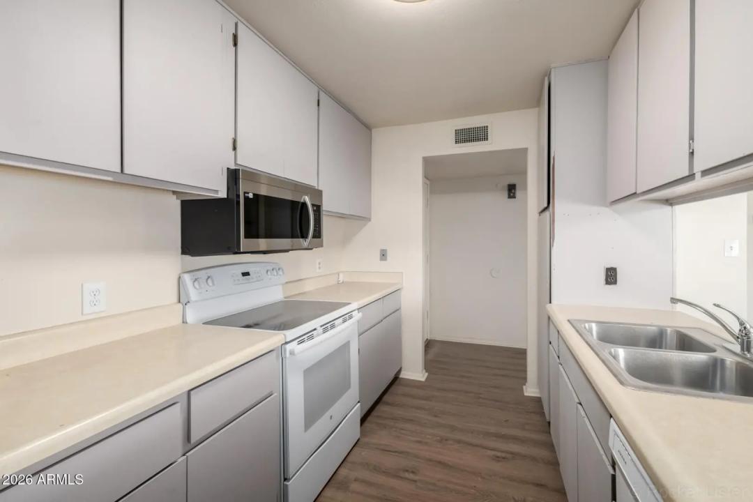 Real Estate Picture 46