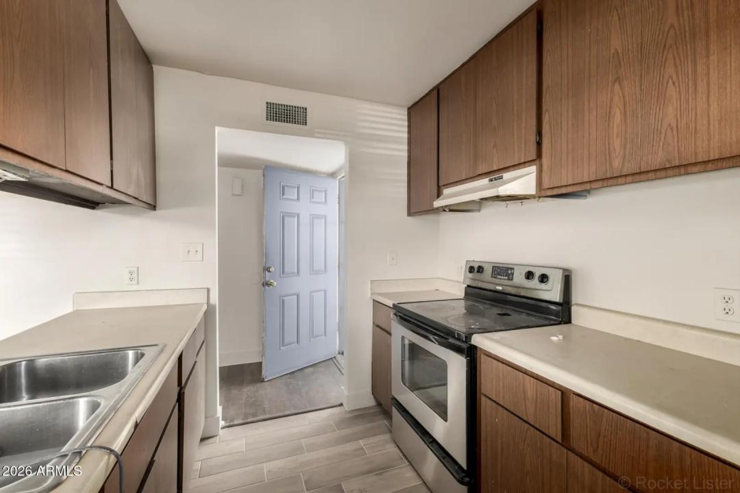 Real Estate Picture 60