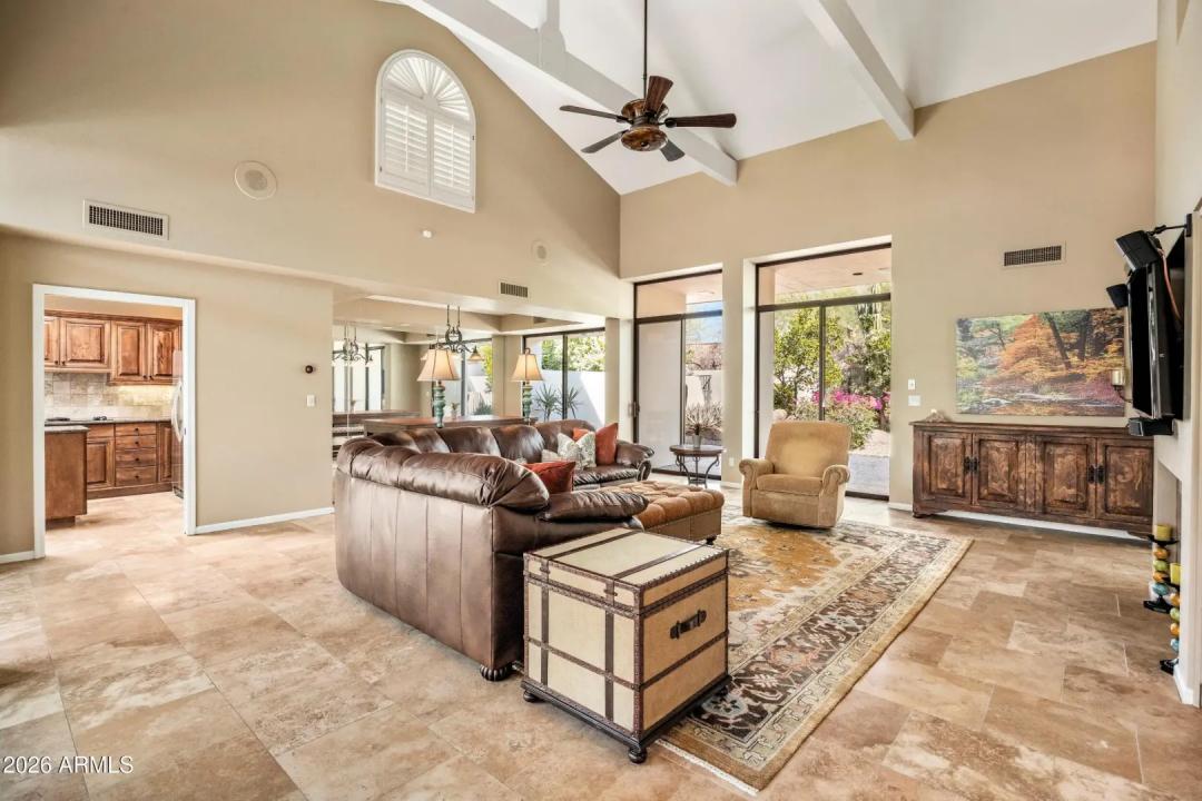 Real Estate Picture 9