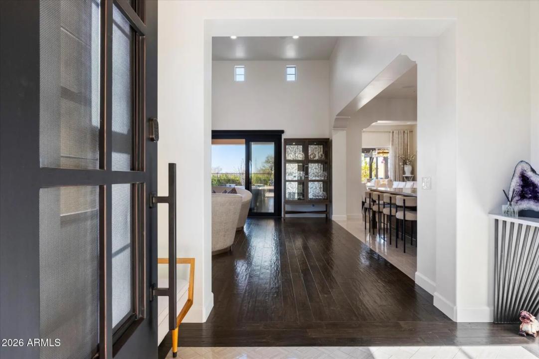 Real Estate Picture 4