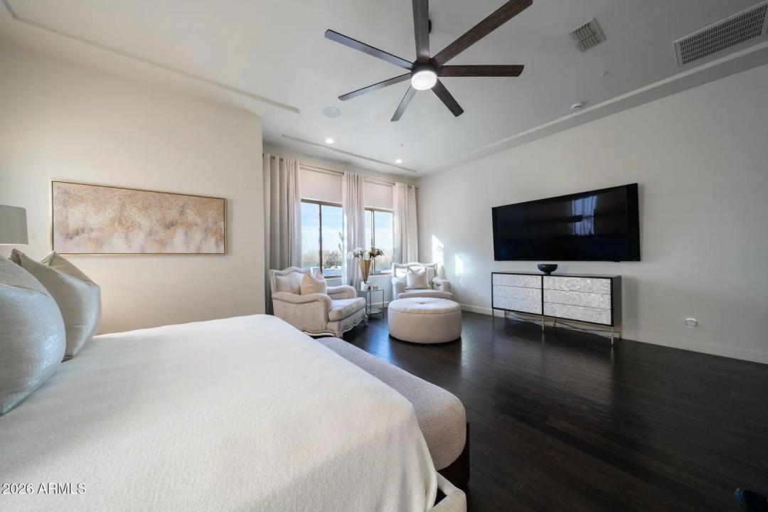 Real Estate Picture 98