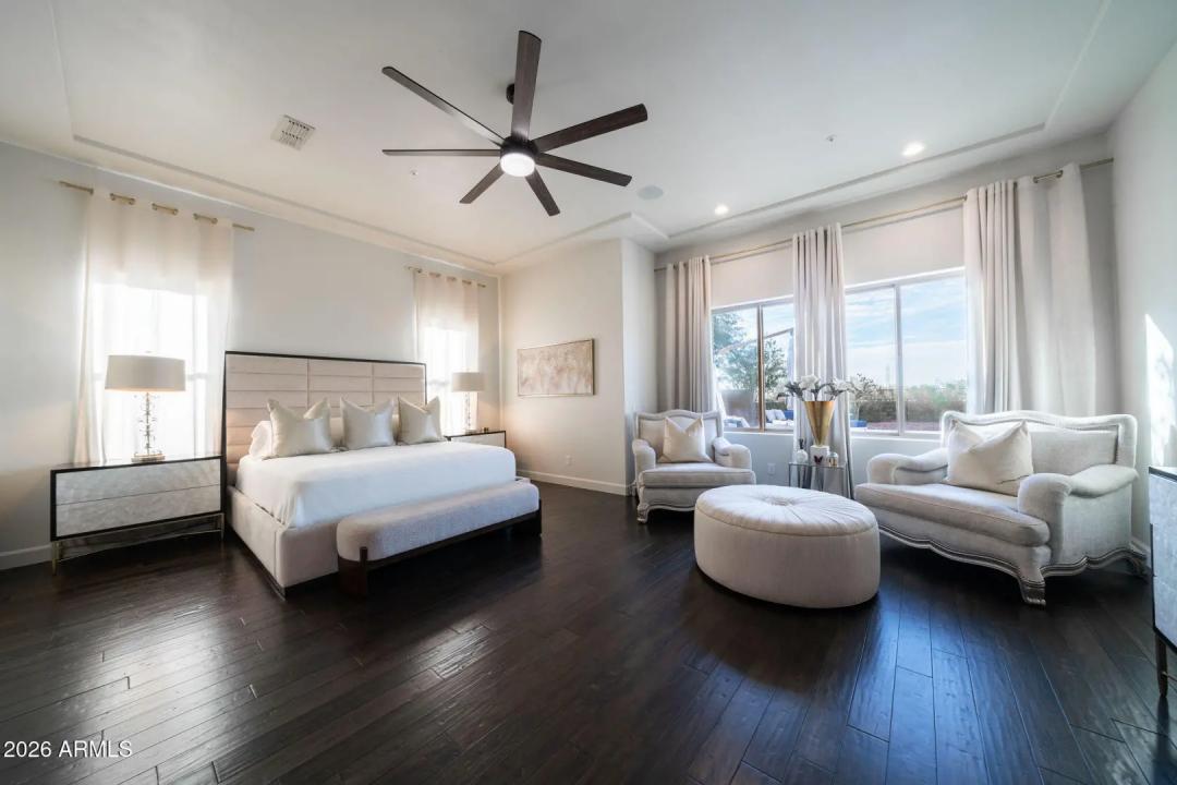 Real Estate Picture 100