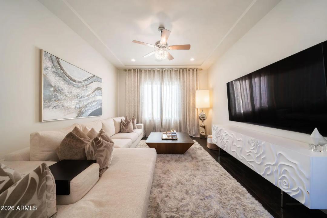 Real Estate Picture 102