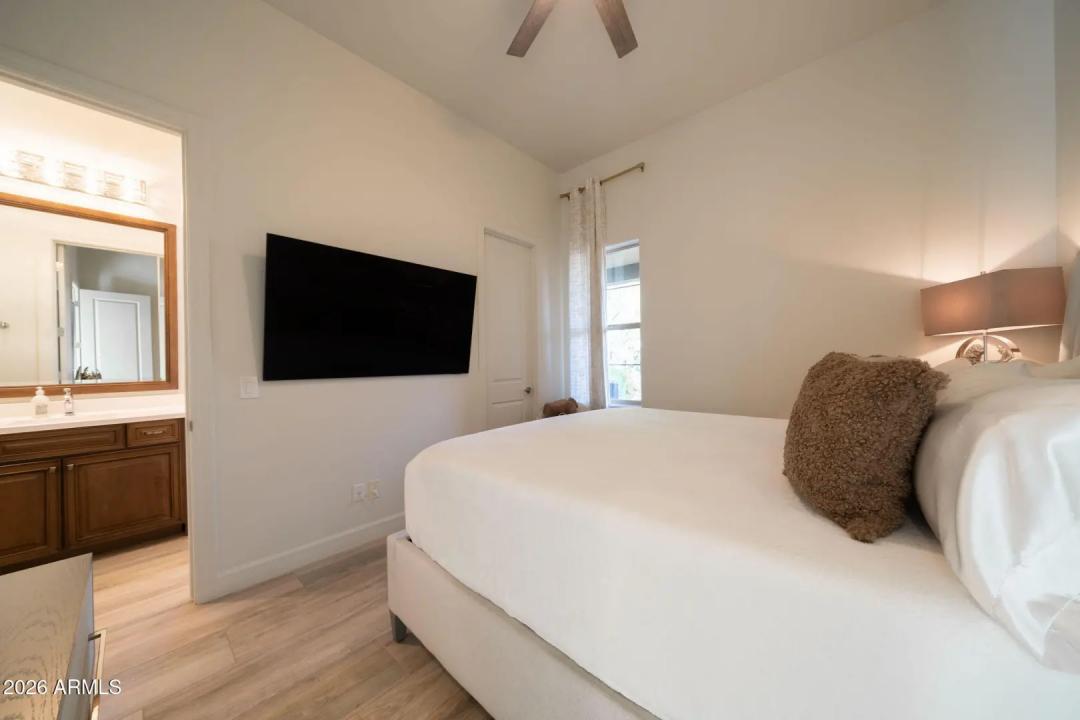 Real Estate Picture 107