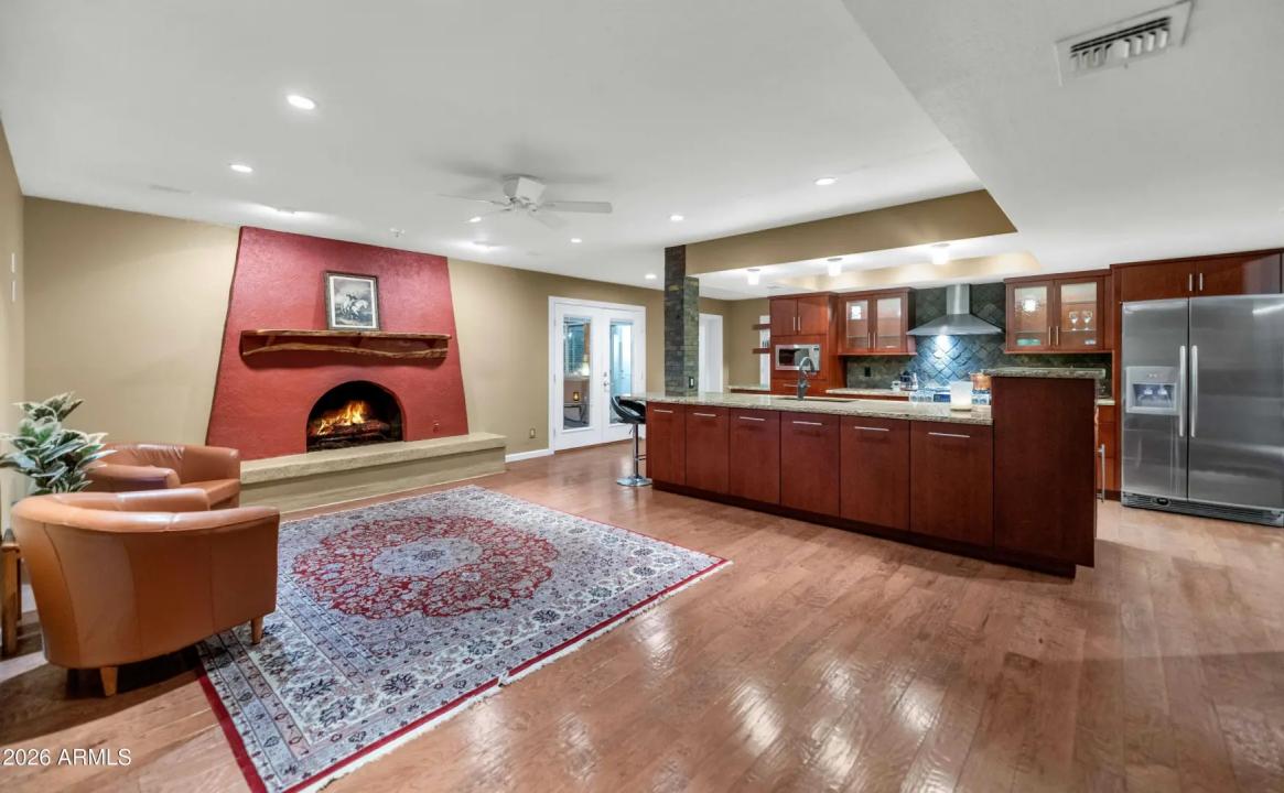 Real Estate Picture 3